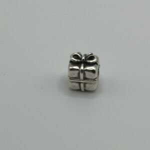 Pandora 925 charm gift box​